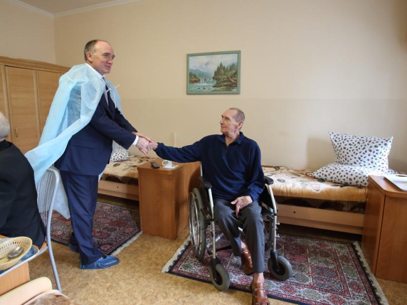 Фото Борис Дубровский оценил качество жизни престарелых и инвалидов в челябинском геронтологическом центре