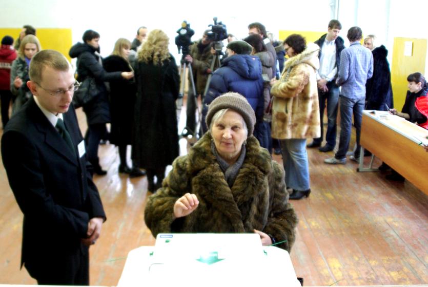 Фото За семь часов проголосовало более 43% южноуральских избирателей. Селяне – самые активные