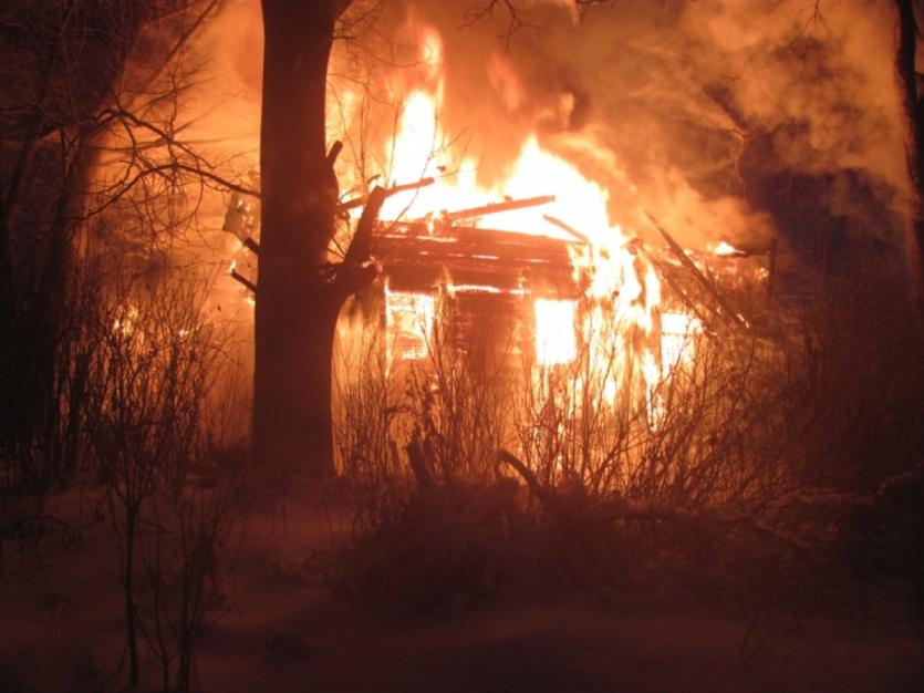 Фото Ночной пожар в деревне Калиновка унес жизни пожилых супругов