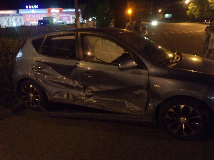 Фото В ДТП с опрокидыванием пострадали два человека