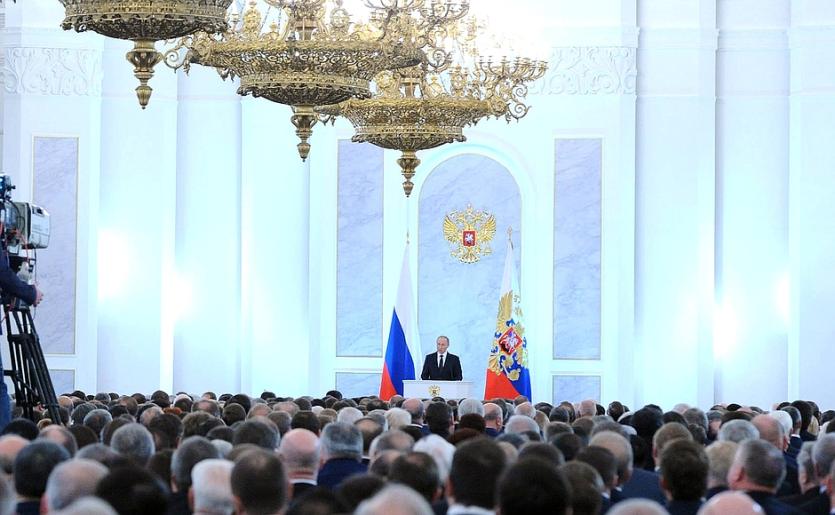 Фото Владимир Путин: Социальным программам и поддержке бизнеса в 2016 году будет уделено приоритетное внимание
