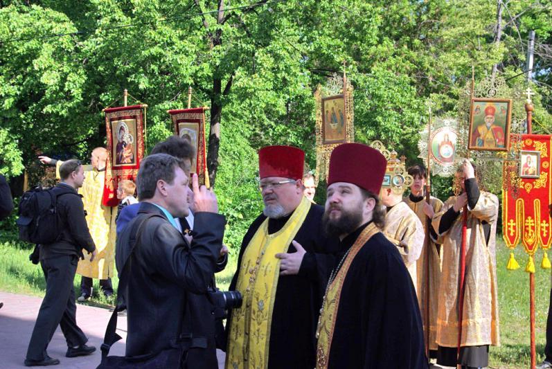 Фото На время Крестного хода в Челябинске будет приостановлено движение транспорта