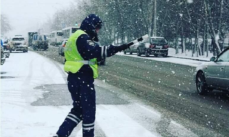 Фото На плотине Челябинска из-за ветра высок риск ДТП