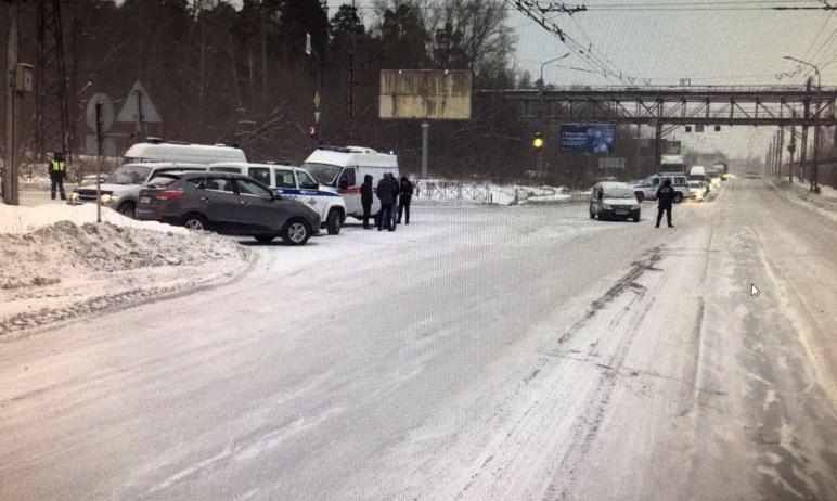 Фото В Миассе во время снегопада водитель Lada врезался в «скорую»