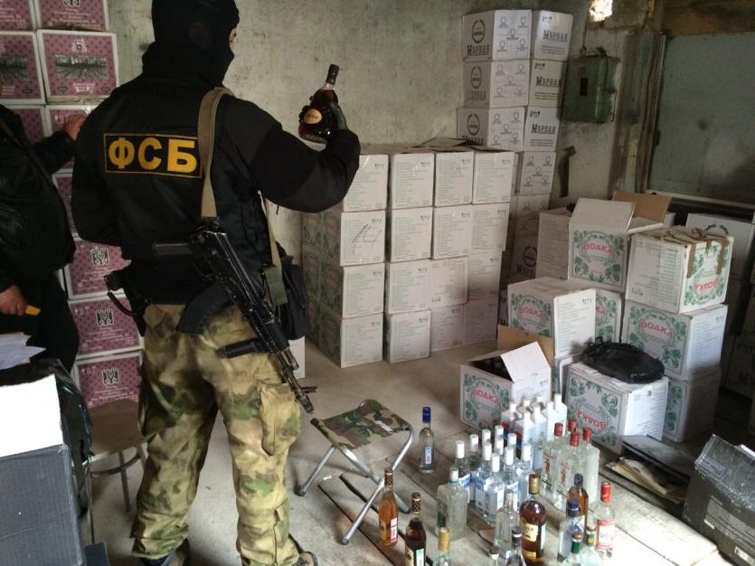 Фото Сотрудники ФСБ и МВД перекрыли канал сбыта контрафактного алкоголя в Челябинской области