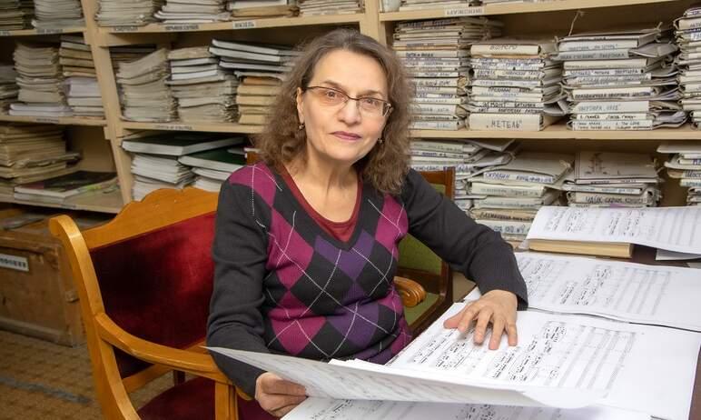 Фото В челябинском оперном есть хранители нот – нотные библиотекари