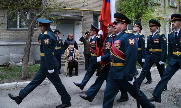 Фото Парад Победы «пришел» к челябинским ветеранам