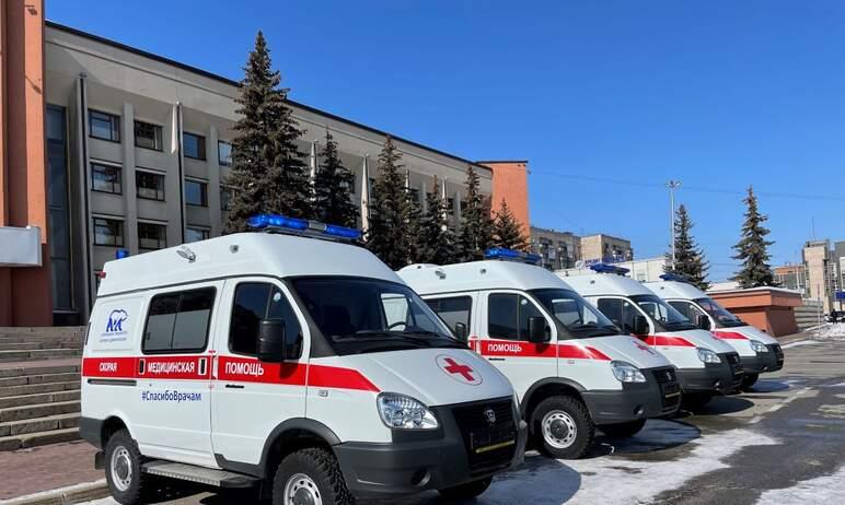 Фото Больницы Магнитогорска и Пласта получили новые автомобили скорой помощи