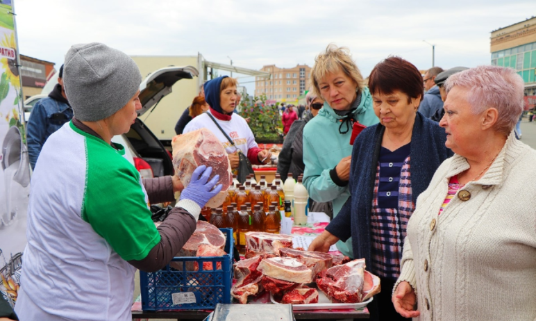 Фото В Еткульском районе полным ходом идёт подготовка к сельскохозяйственной ярмарке.