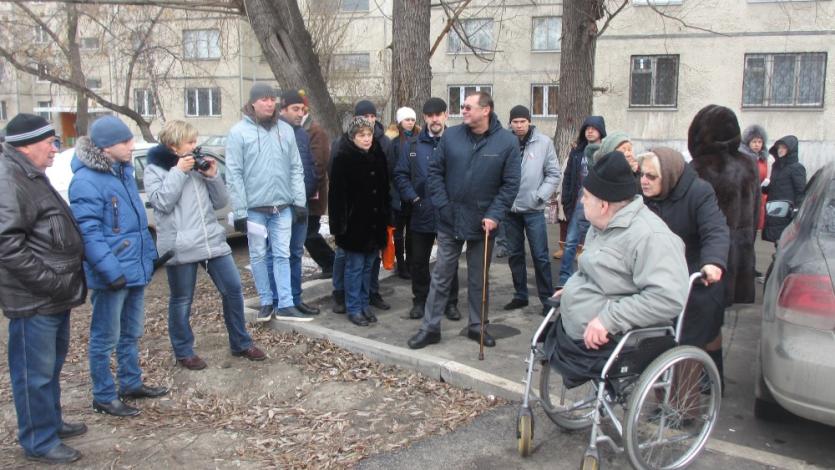 Фото Активисты ОНФ выявили в Челябинске грубые нарушения при благоустройстве дворов