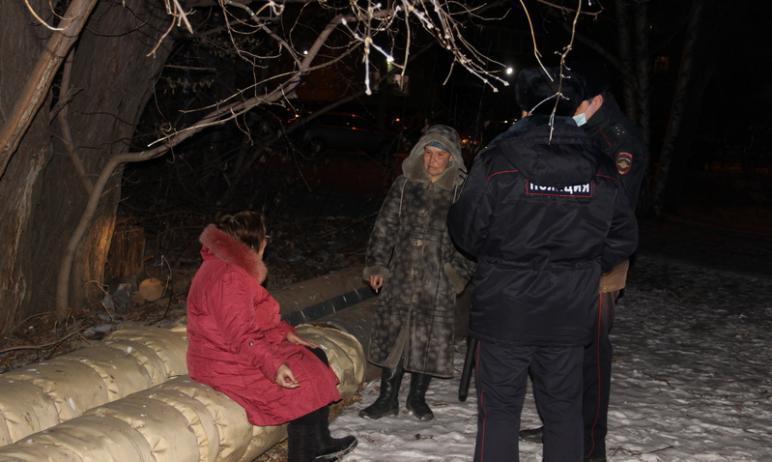 Фото Полицейские Челябинска начали отлов бомжей