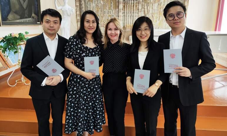 Фото  Китайские студенты закончили погружение в мир русской музыки в Магнитогорской консерватории