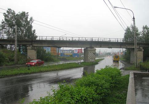 Фото В Миассе мужчина дважды грозился спрыгнуть с моста, если не увидит свою пассию