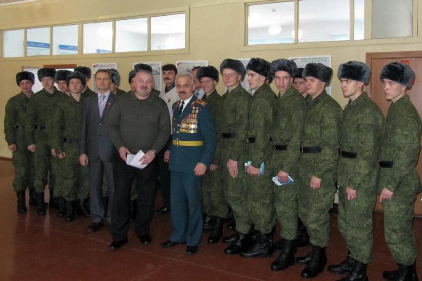Фото Призывников из Челябинской области проводили на службу в Президентский полк