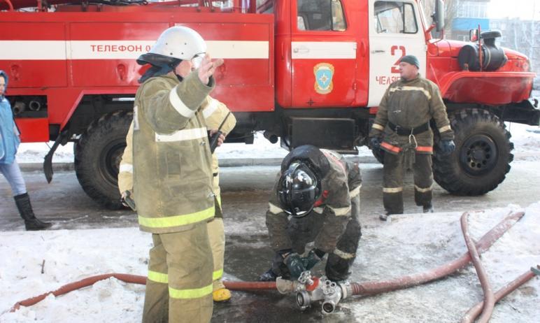 Фото В Челябинске из техникума эвакуировали больше ста студентов