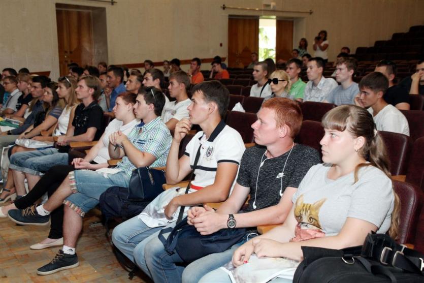 Фото В 2016 году 49 выпускников школ Челябинской области выбрали ГРЦ Макеева