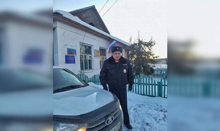Фото Участковый из Чебаркуля спас замерзающего водителя