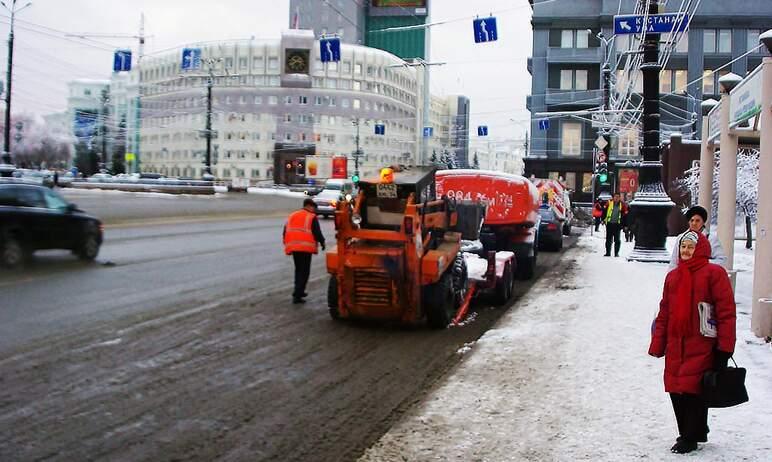 Фото В Челябинске увеличено количество техники для уборки снега