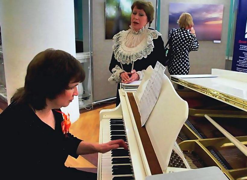 Фото Новой школе искусств в Карабаше подарили три рояля