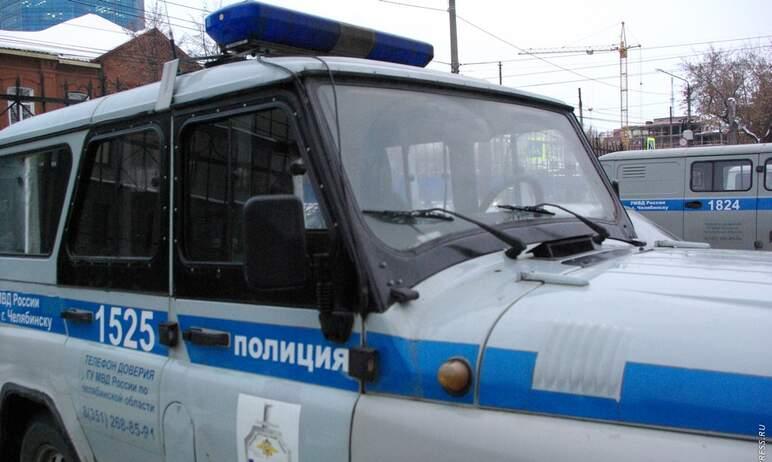 Фото Челябинский полицейский, «сливавший» информацию об умерших, уволен из органов