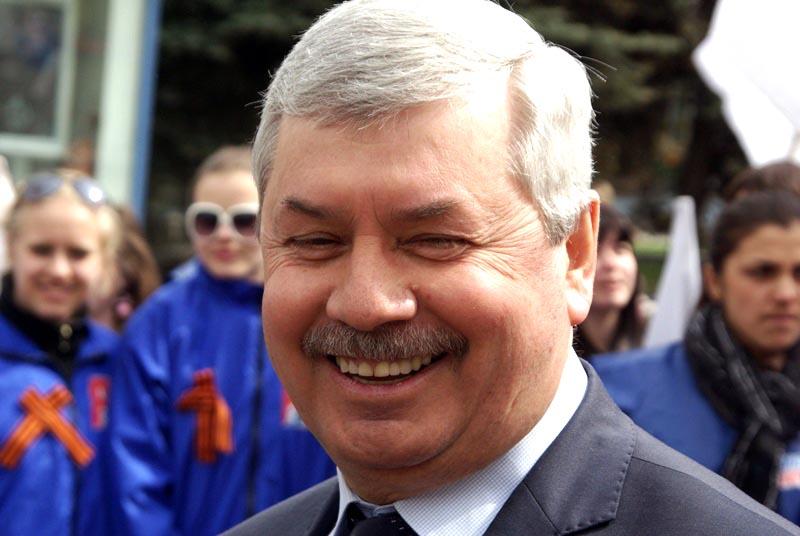 Фото Председатель Федерации хоккея Челябинской области поздравил «Трактор» с серебром