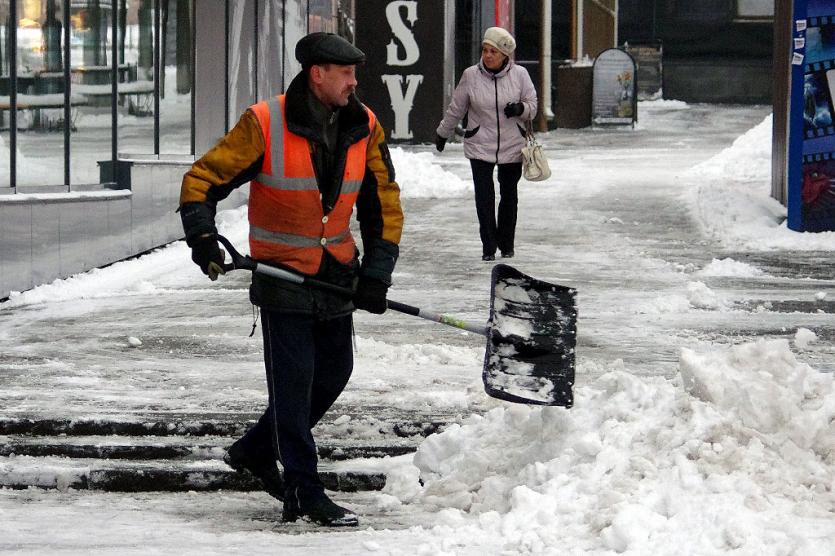 Фото Дубровский пожурил Елистратова за качество уборки дорог и посоветовал прислушаться к людям