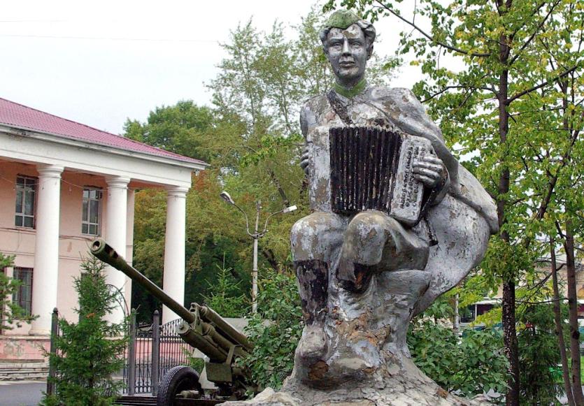 Фото Памятник русскому солдату Василию Теркину в Челябинской области