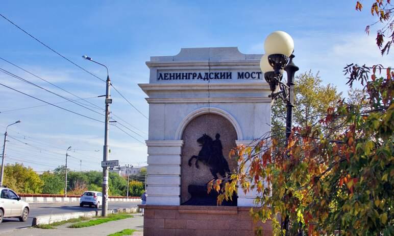 Фото Челябинск уже начал поиск оформителя автомобильных мостов ко Дню города