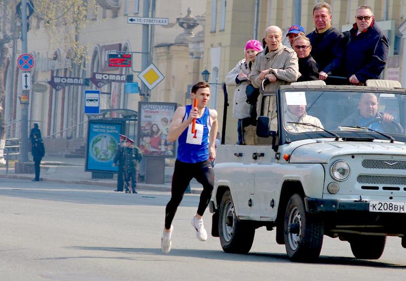 Фото Эстафета открыла в Челябинске летний спортивный сезон