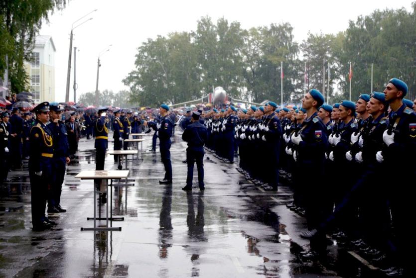 Фото В Челябинске будущие офицеры ВКС приняли воинскую присягу