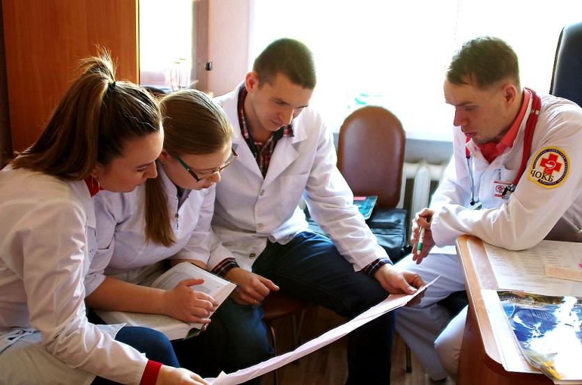 Фото В Челябинске ежемесячное вознаграждение будут получать студенты-медики целевой  ординатуры 