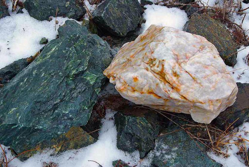 Фото Недропользователям предложат месторождения строительного камня на территории Челябинской области