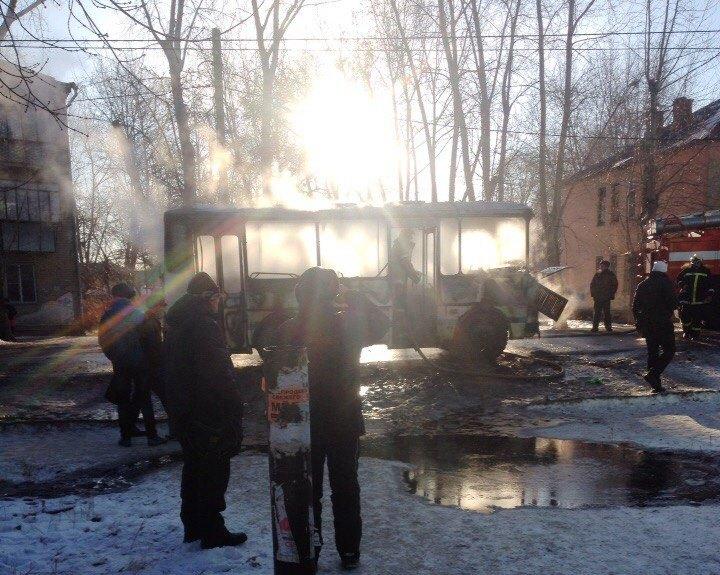 Фото В Новосинеглазово сгорел маршрутный ПАЗ