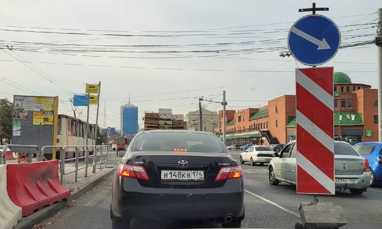 Фото В Челябинске автомобили временно не смогут ездить по улицам Кирова и Братьев Кашириных