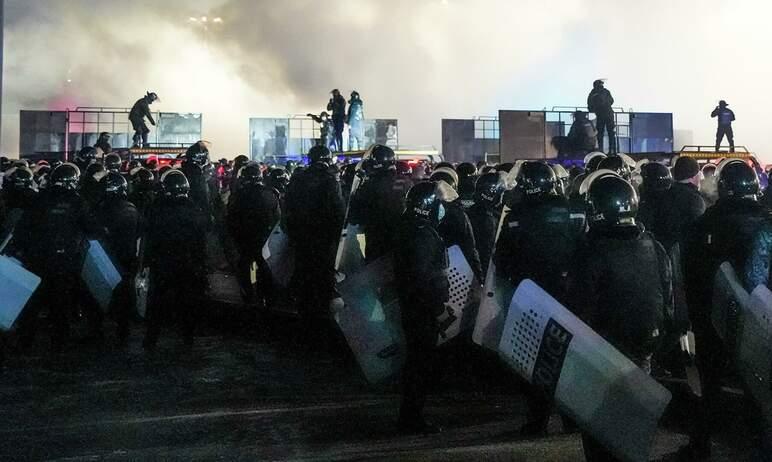 Фото Газовый бунт в Казахстане: в столице республики ввели режим ЧП 