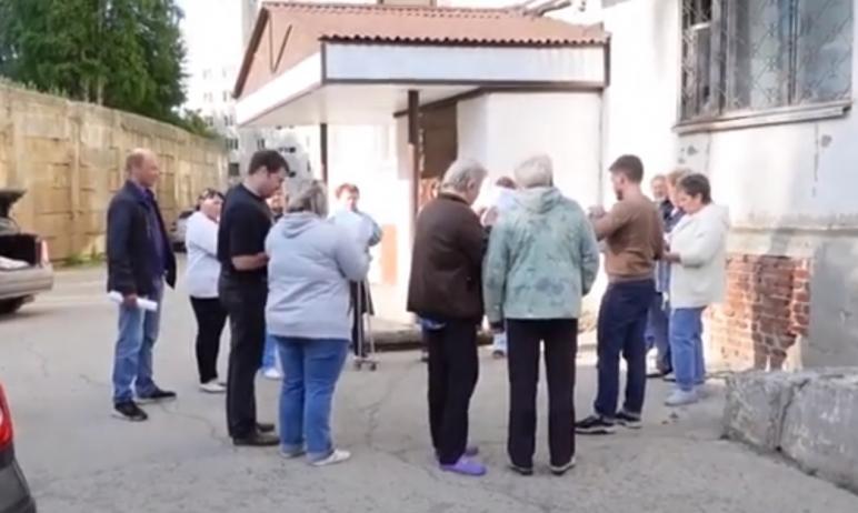 Фото Общественники Златоуста заявили об участии покойников в голосовании за смену «управляйки» 
