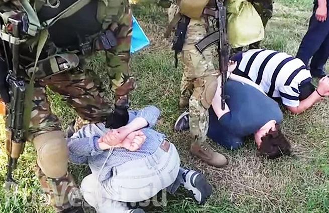 Фото Российским журналистам инкриминируют участие в обстреле военного аэродрома нацгвардии под Краматорском