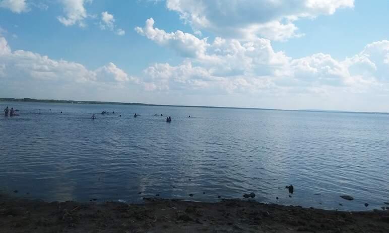 Фото На пляже на озере Смолино нет спасателей и буйков