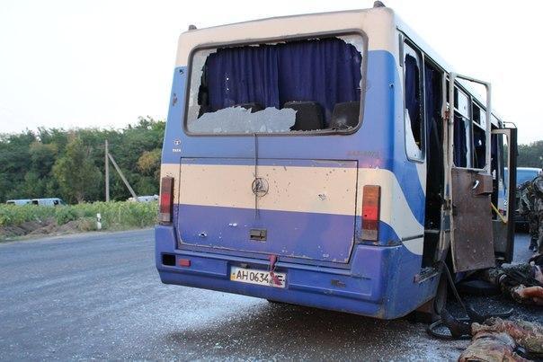 Фото Донецкие ополченцы расстреляли автобус с активистами «Правого сектора»