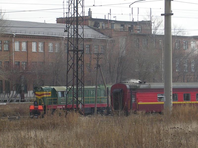 Фото В Челябинске легковушка подставилась под поезд