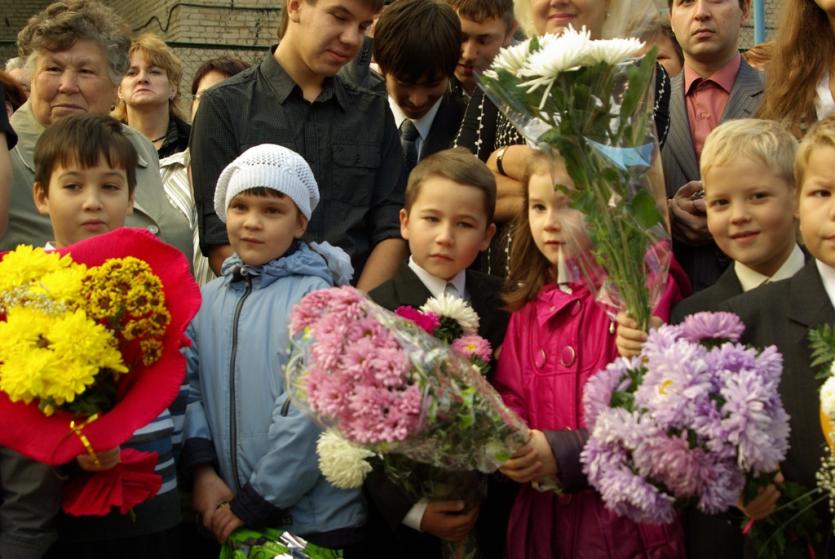 Фото На мероприятия, посвященные Дню знаний, фонд «Металлург» выделил  почти 4,4 миллиона рублей
