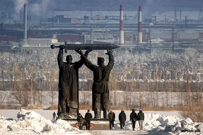 Фото В Магнитогорске определили лучший проект реконструкции мемориала «Тыл-фронту»
