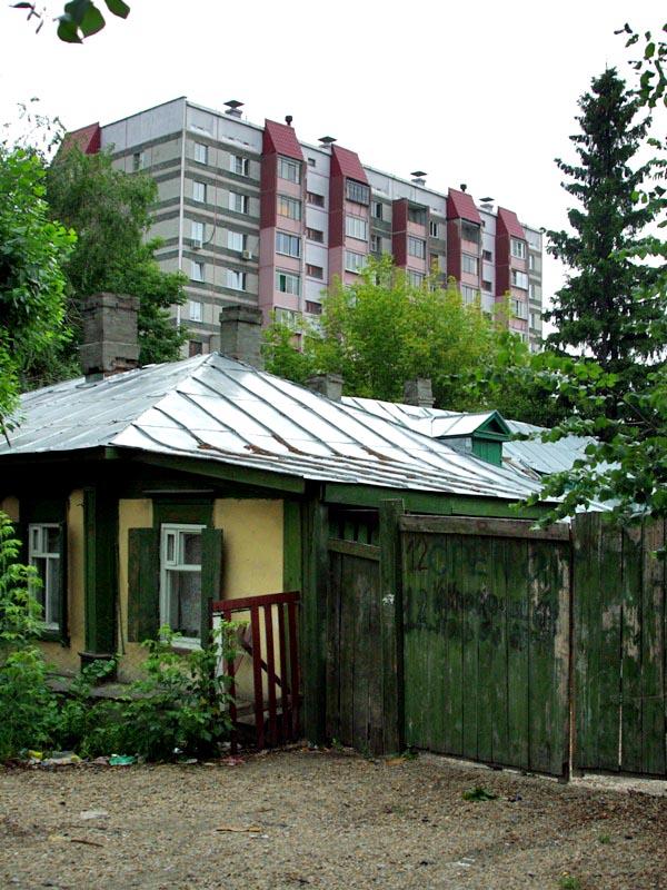 Фото Челябинская область направит почти 1,5 миллиарда рублей на переселение и капремонт