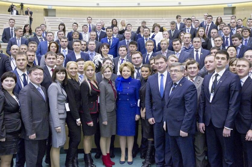 Фото Челябинцы заняли посты в Палате молодых законодателей при Совете Федерации