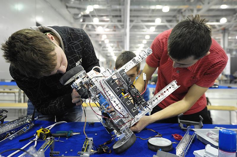 Фото Южноуральские роботы бьются за поездку в Сент-Луис