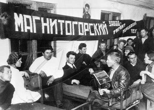 Фото Уникальная выставка – подарок магнитогорцам к юбилею комбината