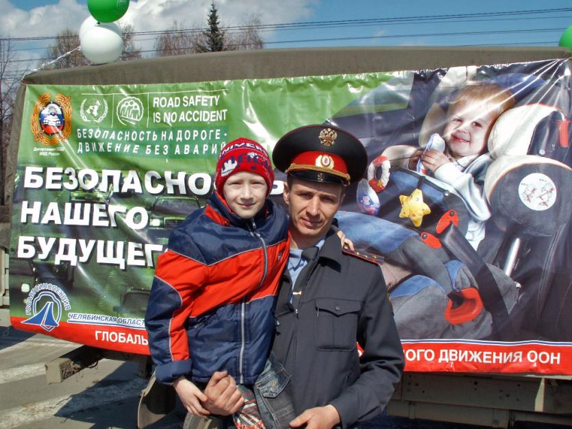 Фото В Челябинске водитель иномарки во дворе сбил школьника