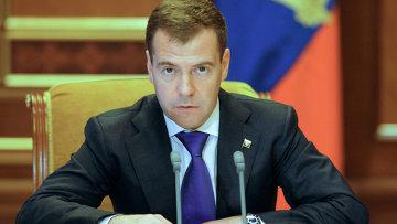 Фото Дмитрий Медведев внес изменения в закон об основах государственного регулирования торговой деятельности