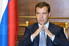 Фото Медведев призывает отказаться от старых электричек и плацкартных вагонов