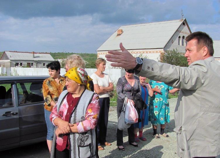 Фото Глава Коркинского района прислушивается к просьбам жителей